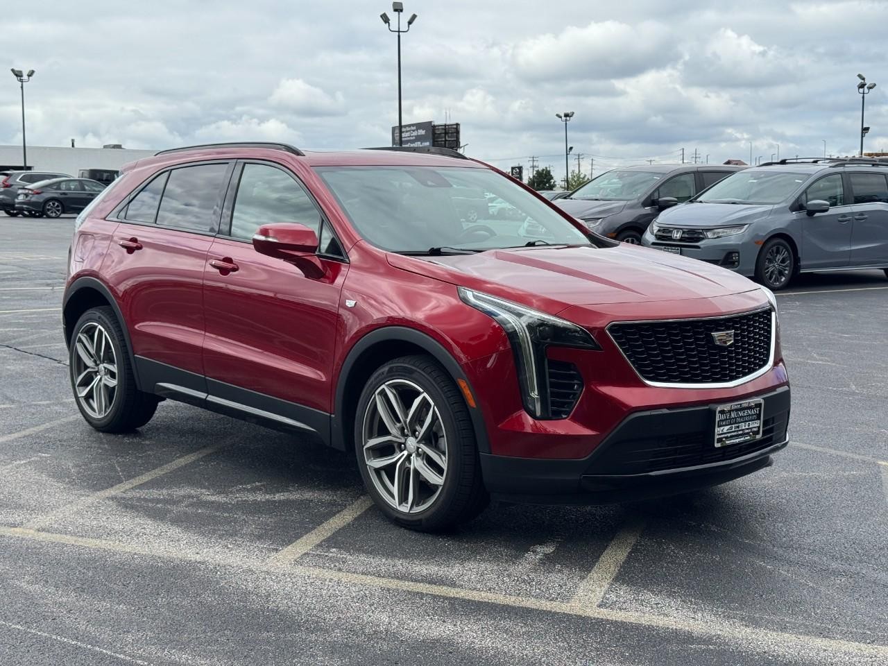 Cadillac XT4 Vehicle Full-screen Gallery Image 02
