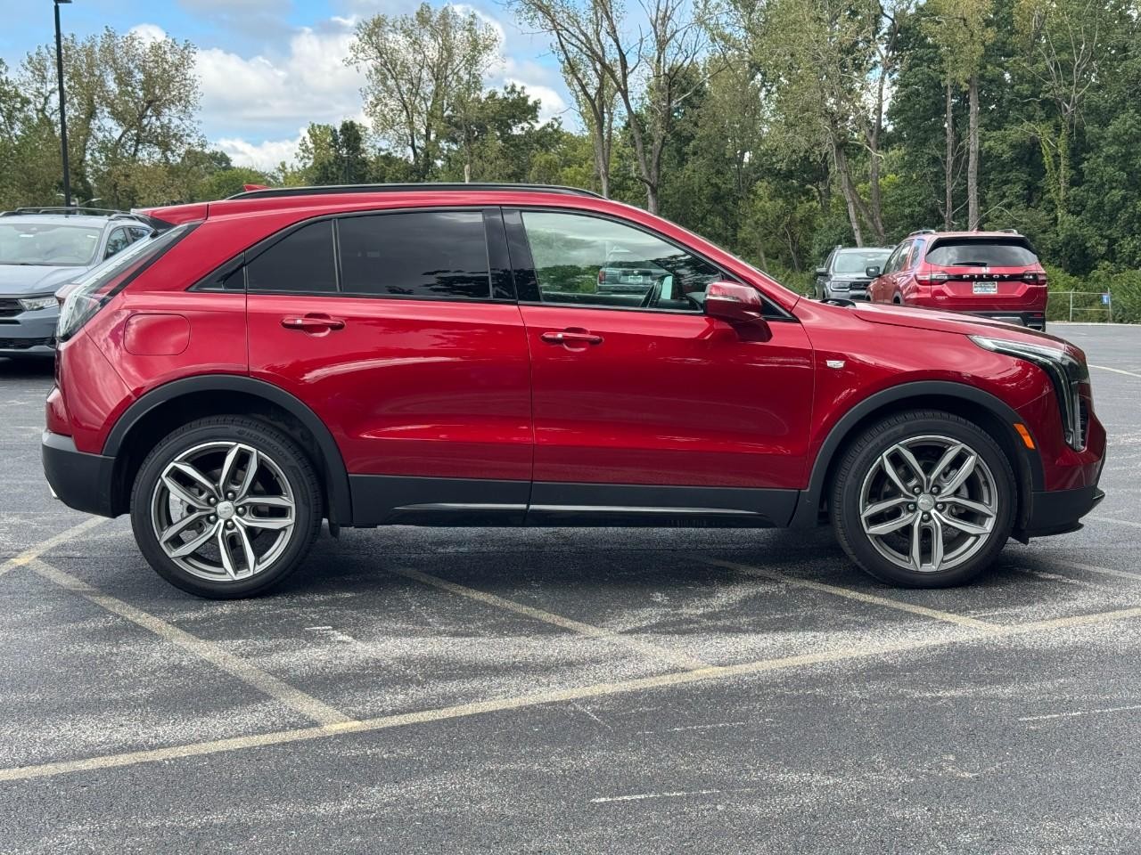 Cadillac XT4 Vehicle Full-screen Gallery Image 03