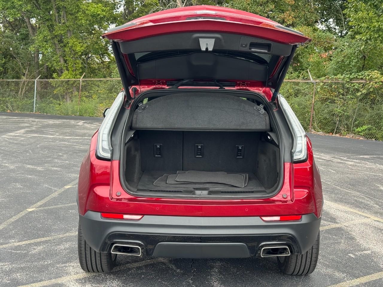 Cadillac XT4 Vehicle Full-screen Gallery Image 05