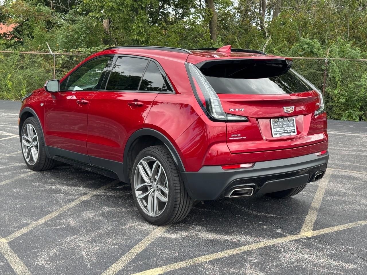 Cadillac XT4 Vehicle Full-screen Gallery Image 07