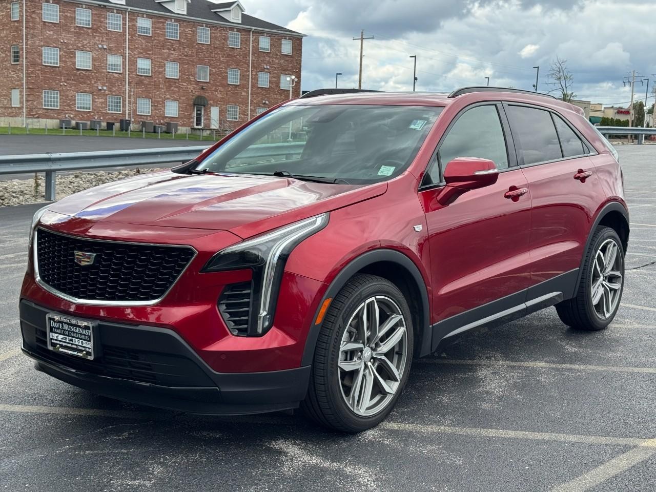 Cadillac XT4 Vehicle Full-screen Gallery Image 09