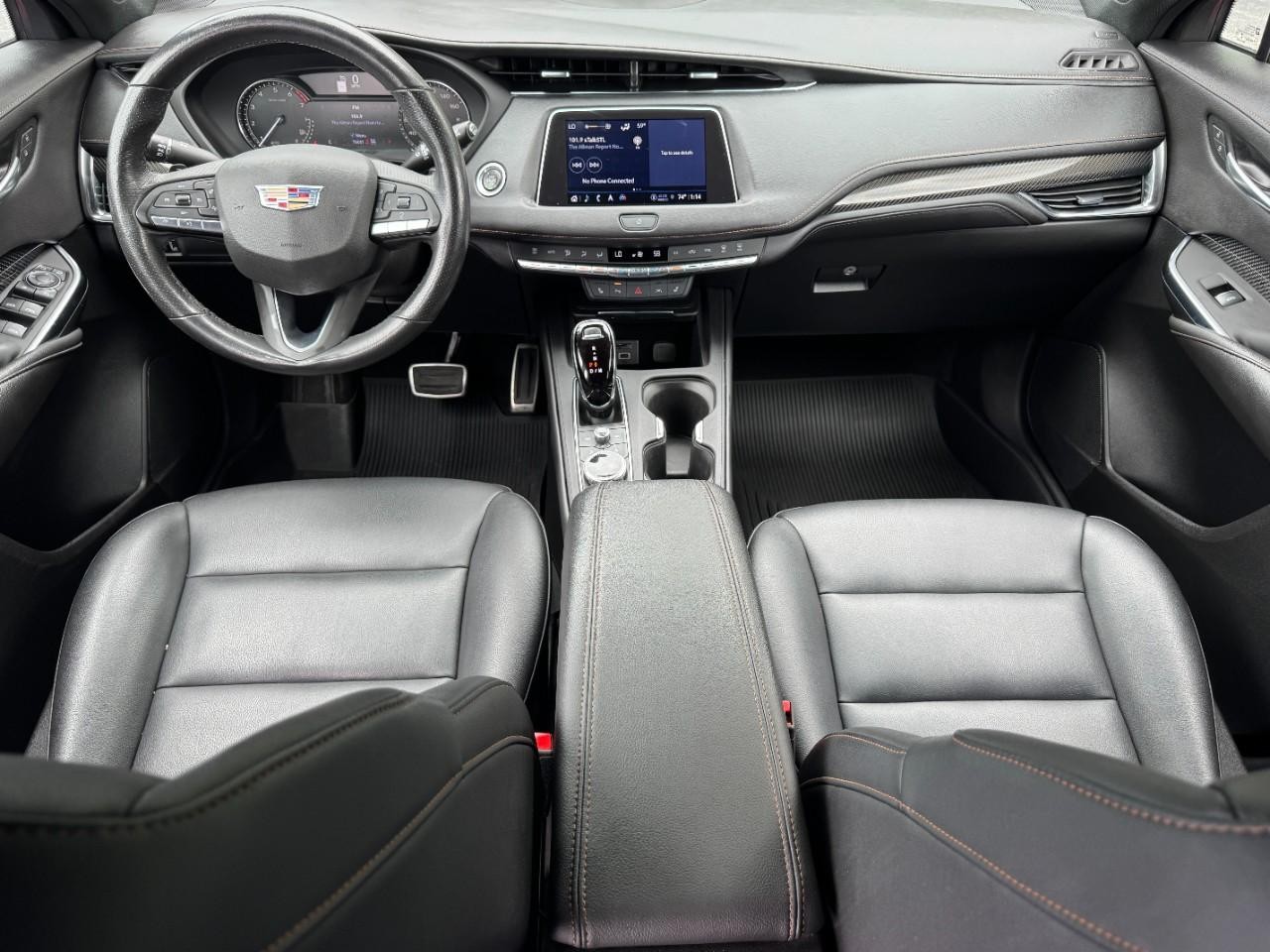 Cadillac XT4 Vehicle Full-screen Gallery Image 12