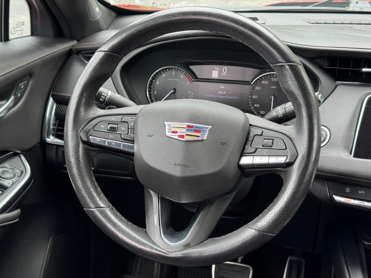 Cadillac XT4 Vehicle Full-screen Gallery Image 13