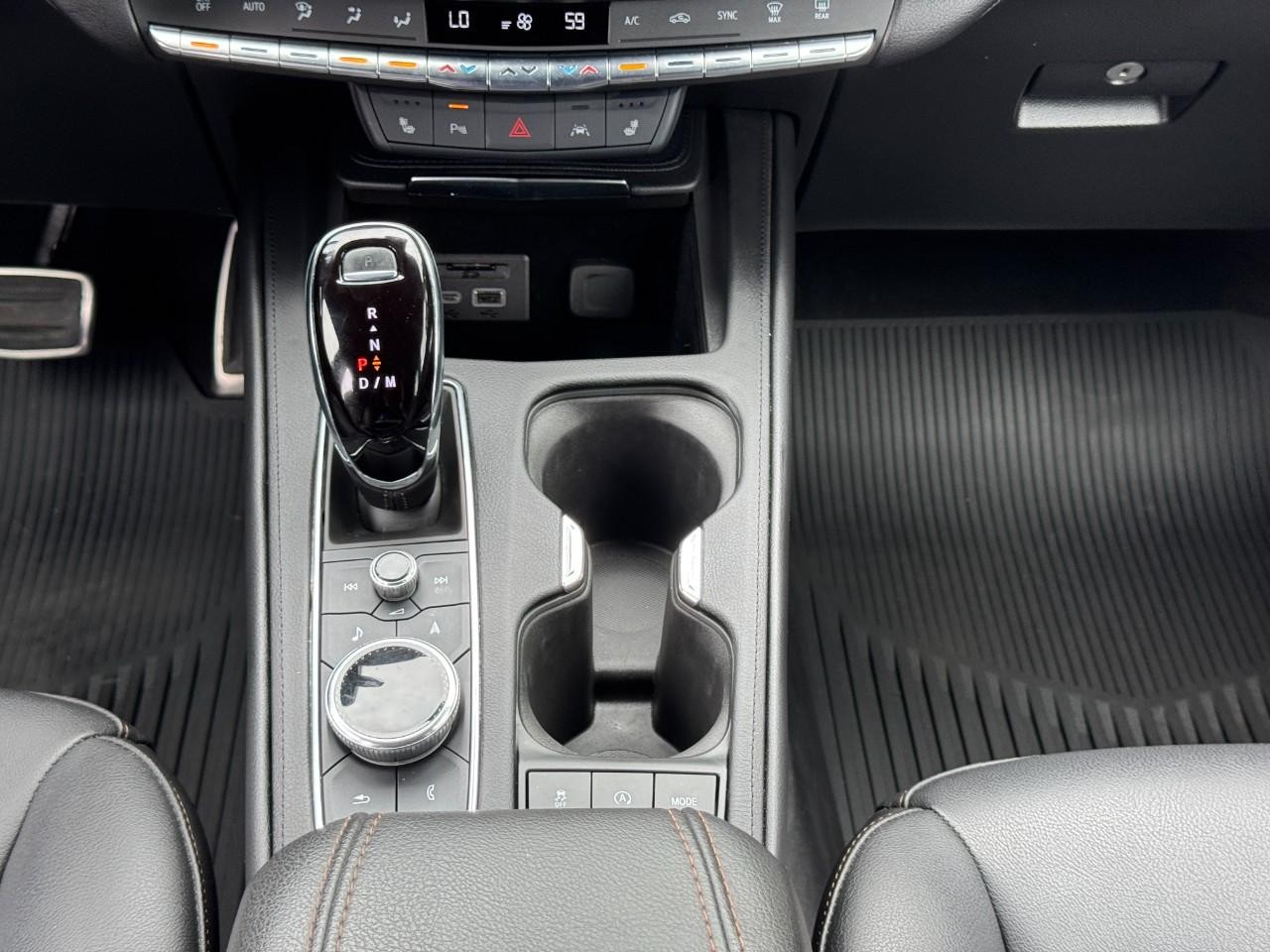 Cadillac XT4 Vehicle Full-screen Gallery Image 15