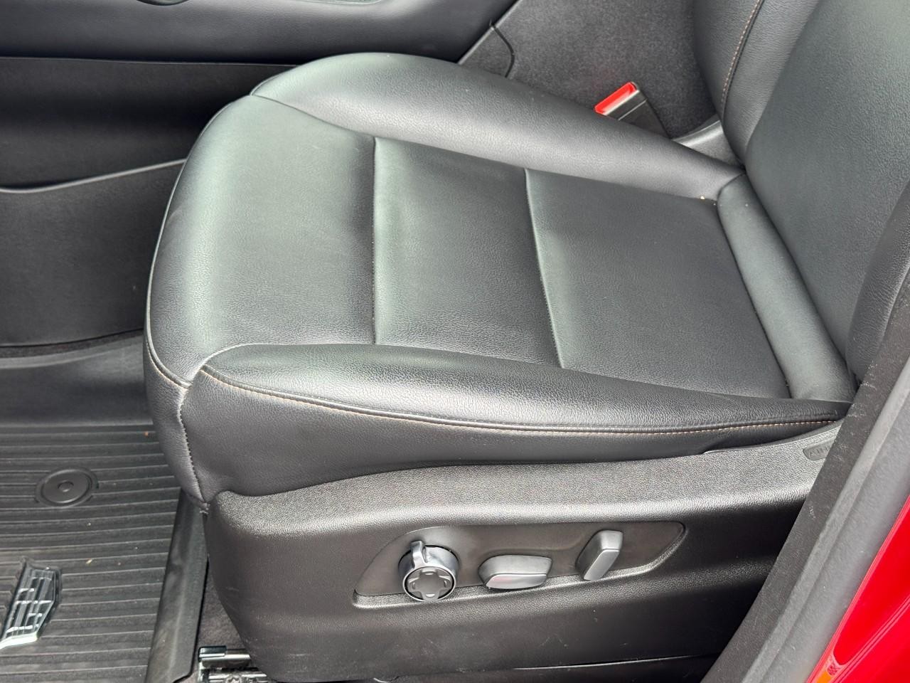 Cadillac XT4 Vehicle Full-screen Gallery Image 17