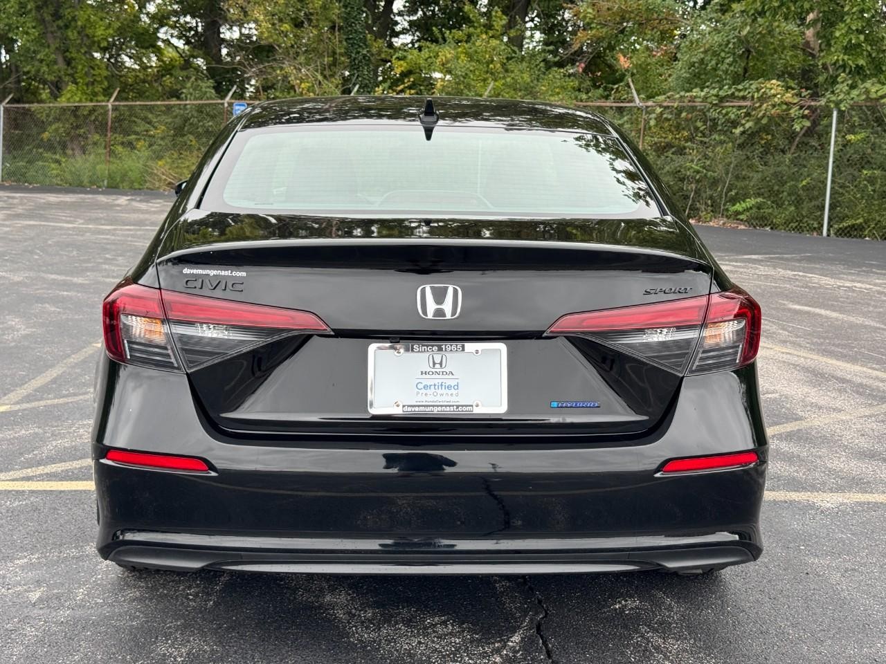 Honda Civic Sedan Hybrid Vehicle Full-screen Gallery Image 07