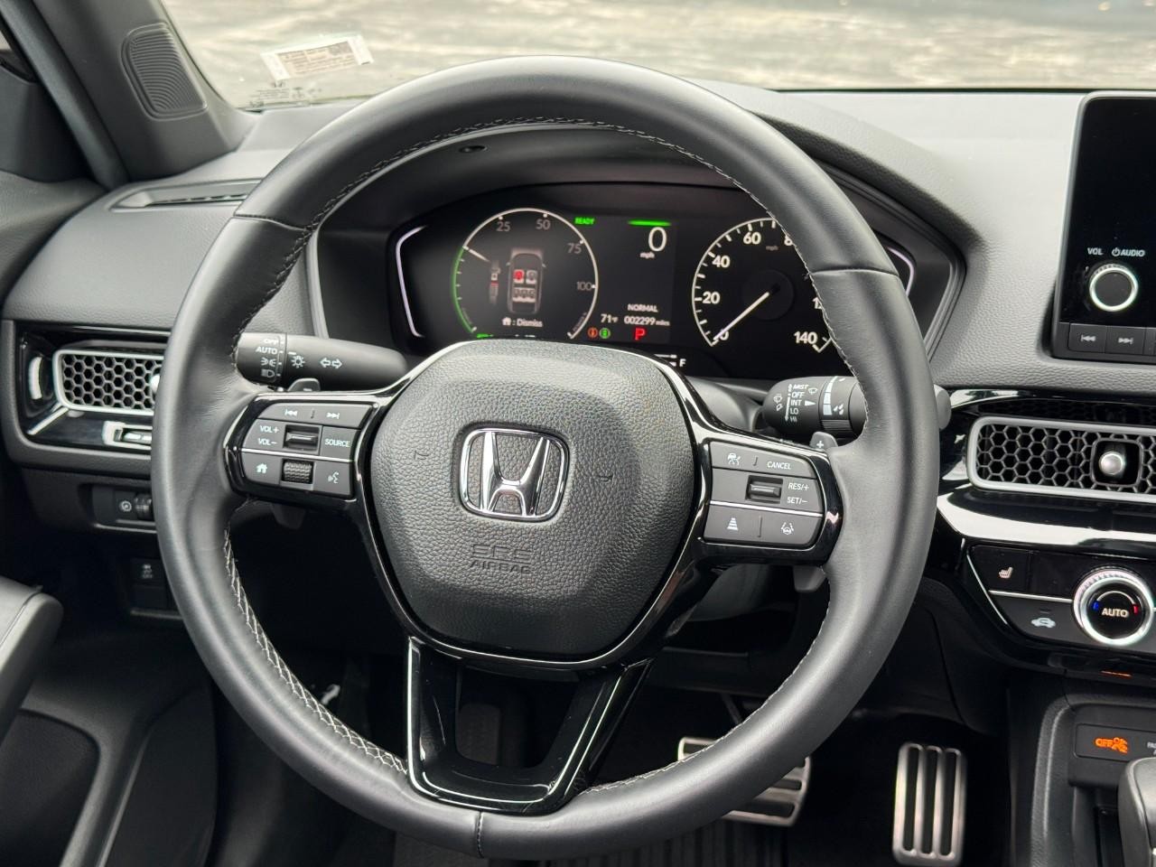 Honda Civic Sedan Hybrid Vehicle Full-screen Gallery Image 14