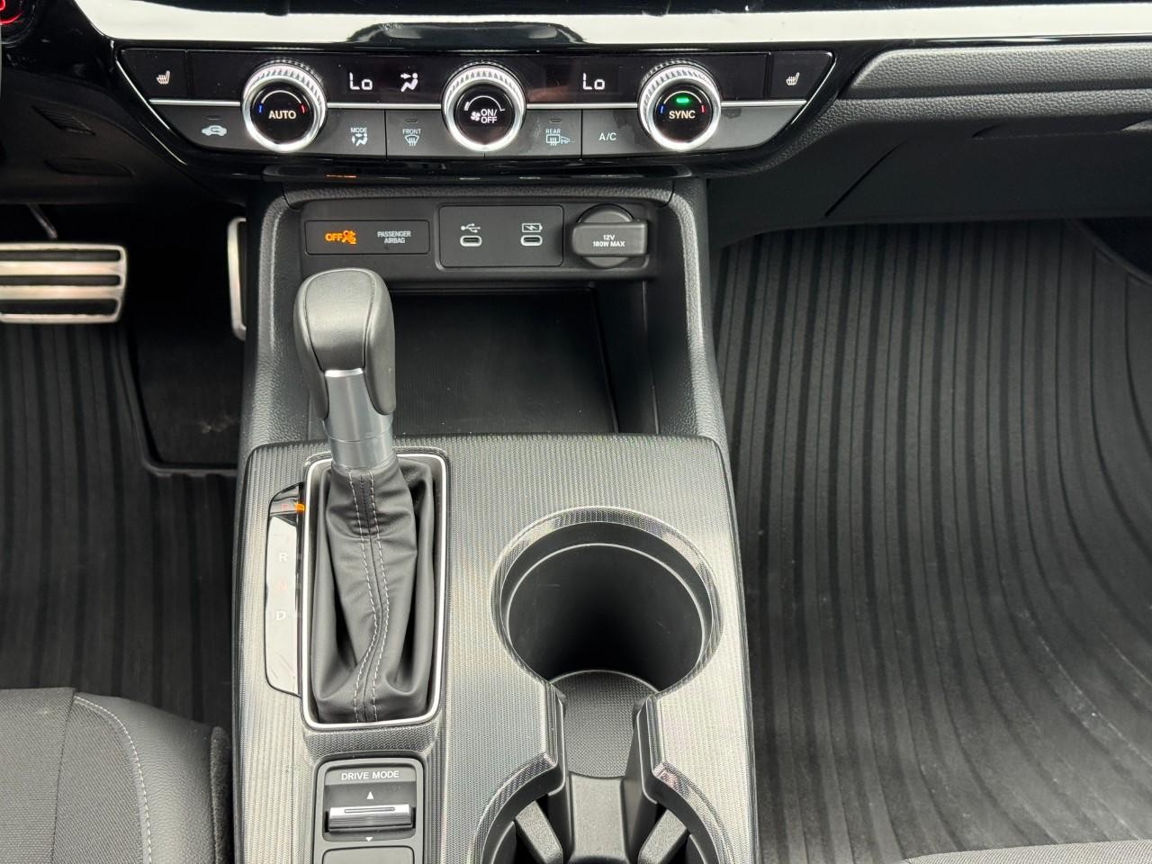 Honda Civic Sedan Hybrid Vehicle Full-screen Gallery Image 16