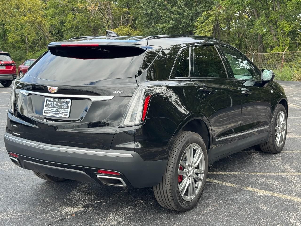 Cadillac XT5 Vehicle Full-screen Gallery Image 04