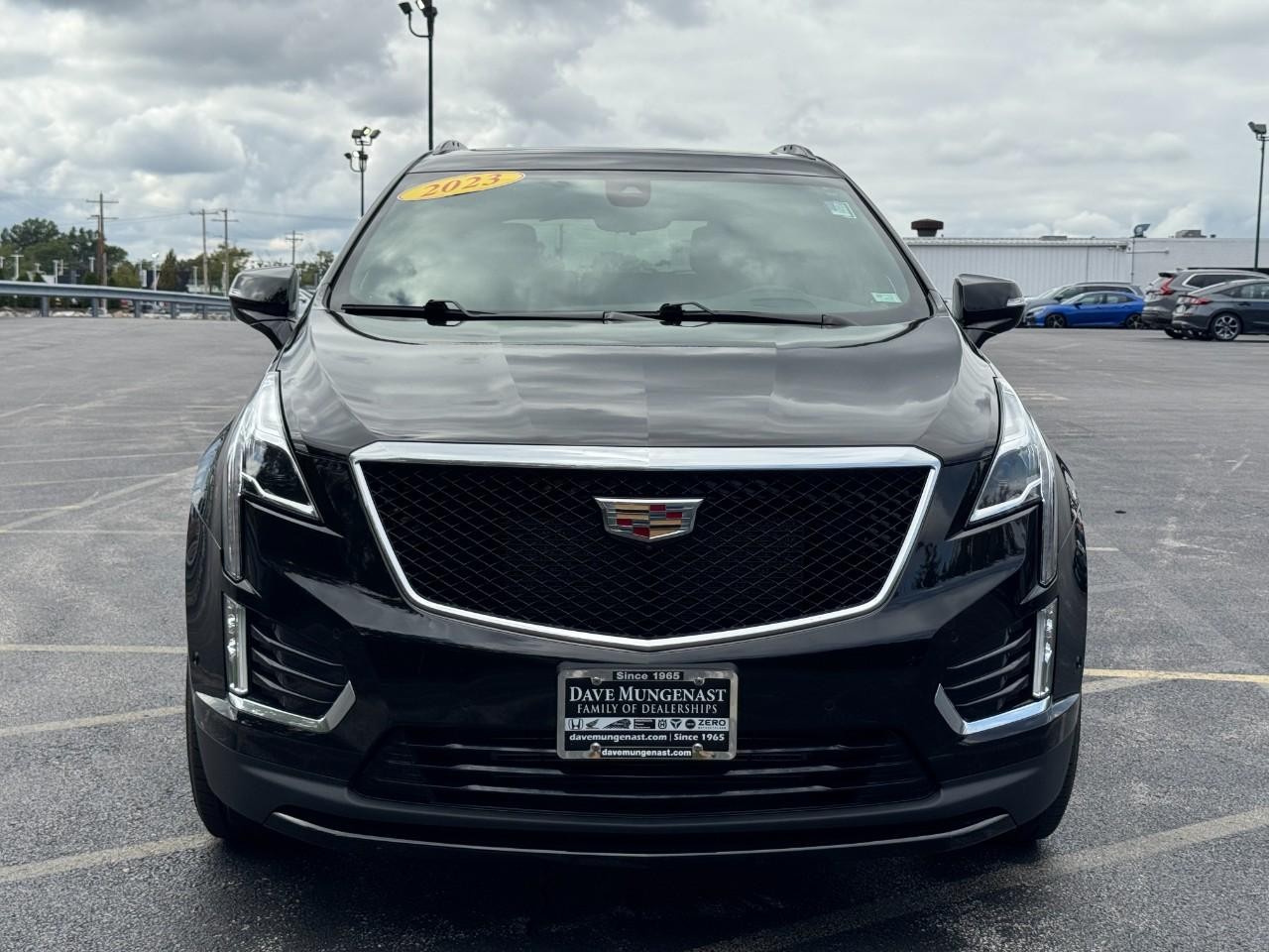 Cadillac XT5 Vehicle Full-screen Gallery Image 10