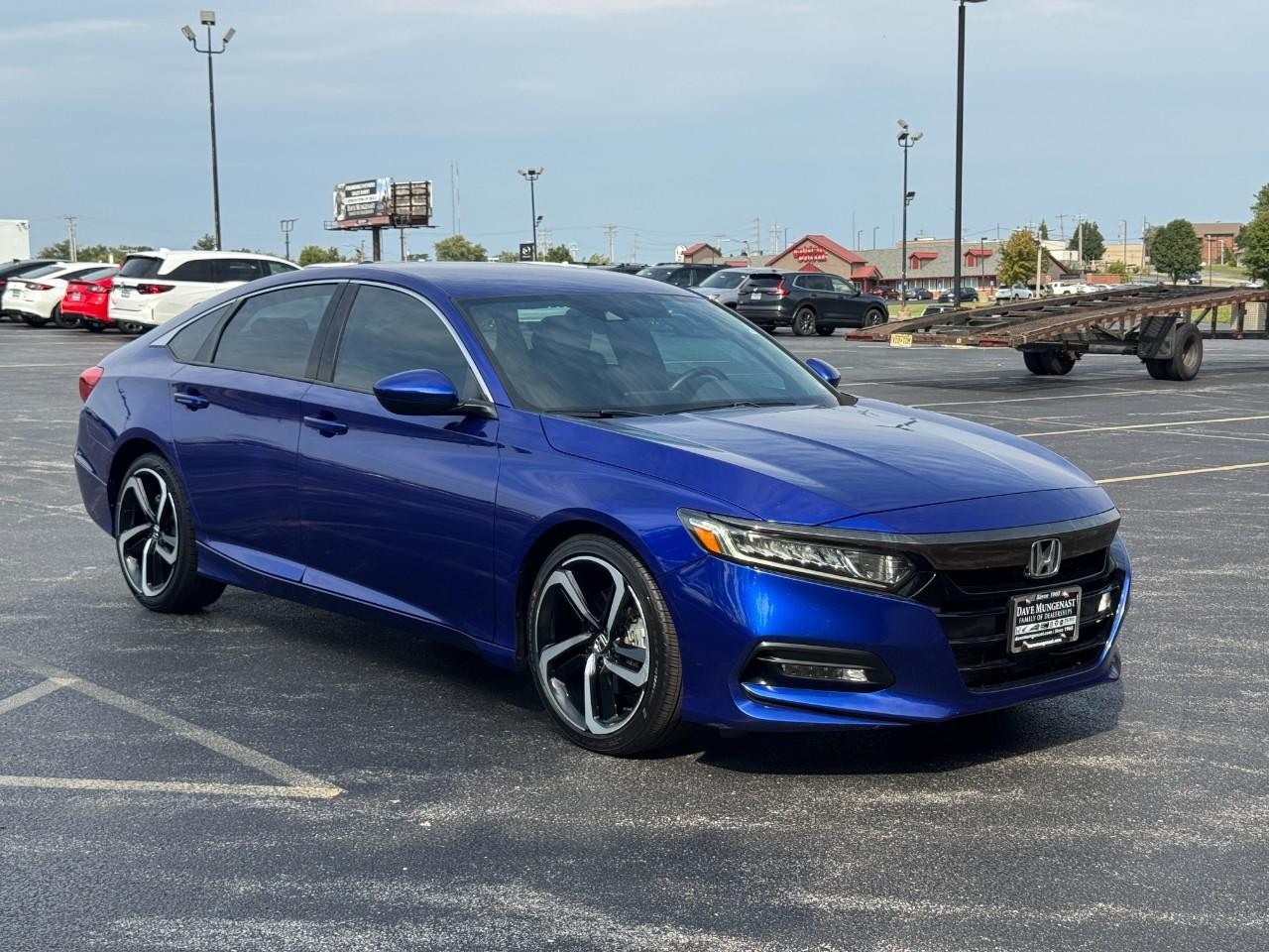 Honda Accord Sedan Vehicle Full-screen Gallery Image 02