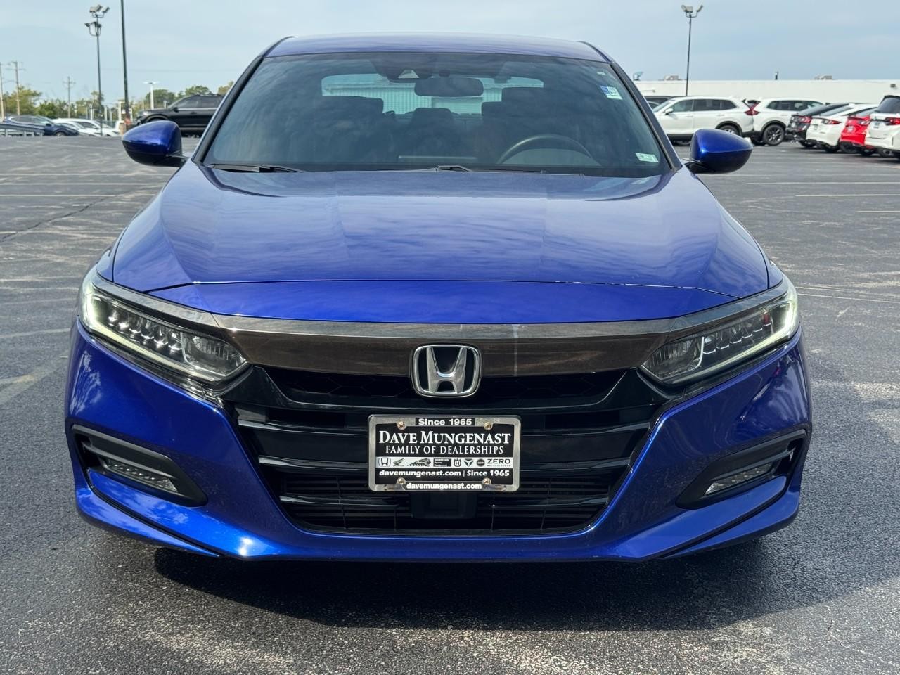 Honda Accord Sedan Vehicle Full-screen Gallery Image 11