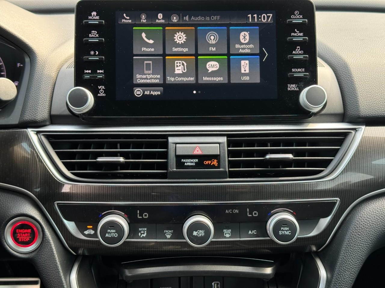 Honda Accord Sedan Vehicle Full-screen Gallery Image 15