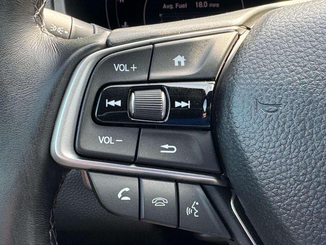 Honda Accord Sedan Vehicle Full-screen Gallery Image 20
