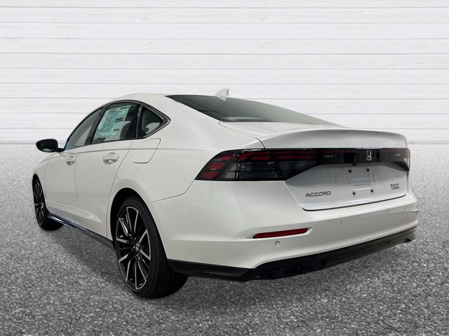 Honda Accord Hybrid Vehicle Full-screen Gallery Image 04