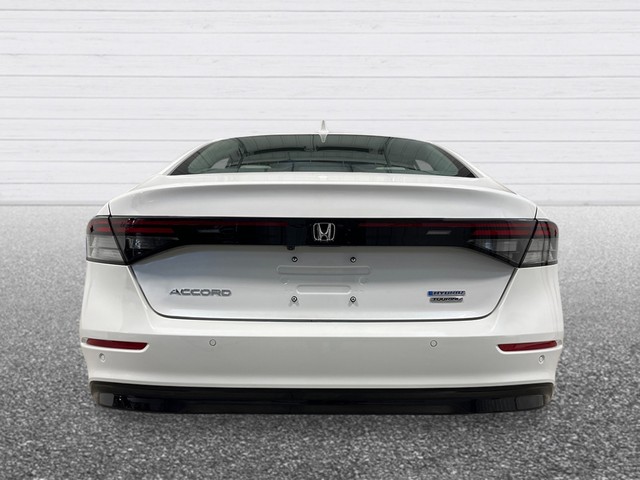 Honda Accord Hybrid Vehicle Full-screen Gallery Image 06