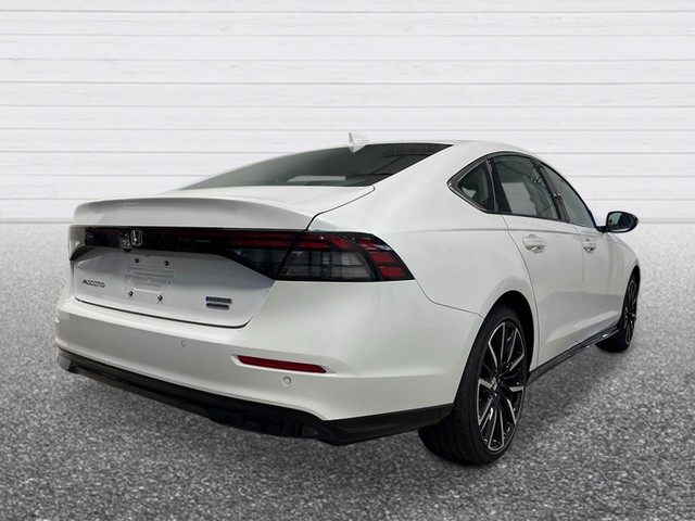 Honda Accord Hybrid Vehicle Full-screen Gallery Image 07