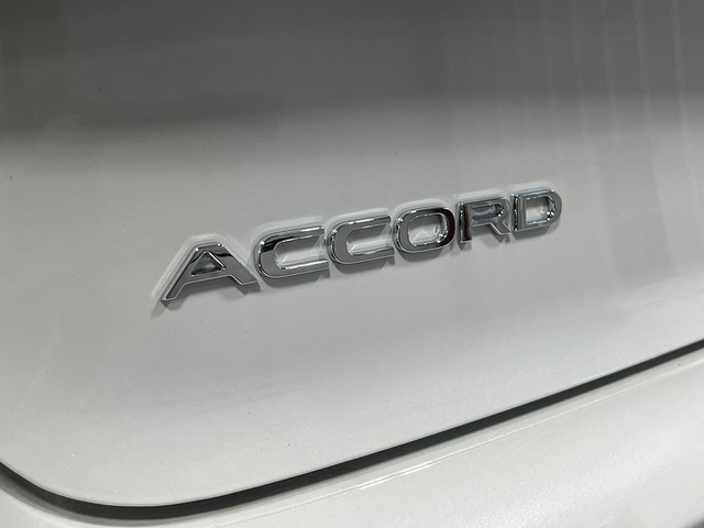 Honda Accord Hybrid Vehicle Full-screen Gallery Image 10