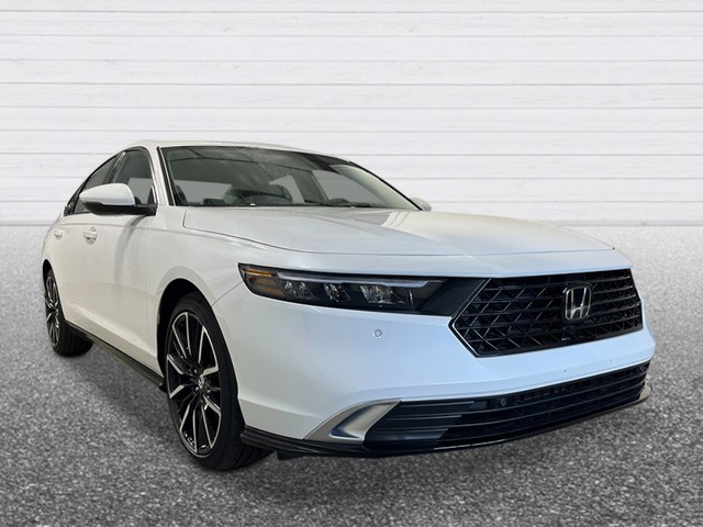 Honda Accord Hybrid Vehicle Full-screen Gallery Image 12