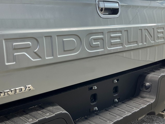 Honda Ridgeline Vehicle Full-screen Gallery Image 06