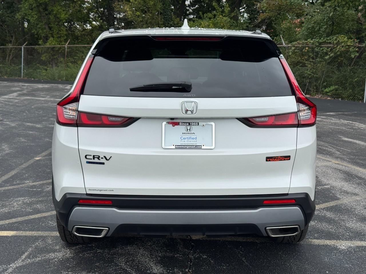 Honda CR-V Hybrid Vehicle Full-screen Gallery Image 07