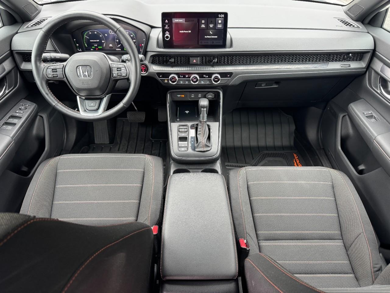 Honda CR-V Hybrid Vehicle Full-screen Gallery Image 13