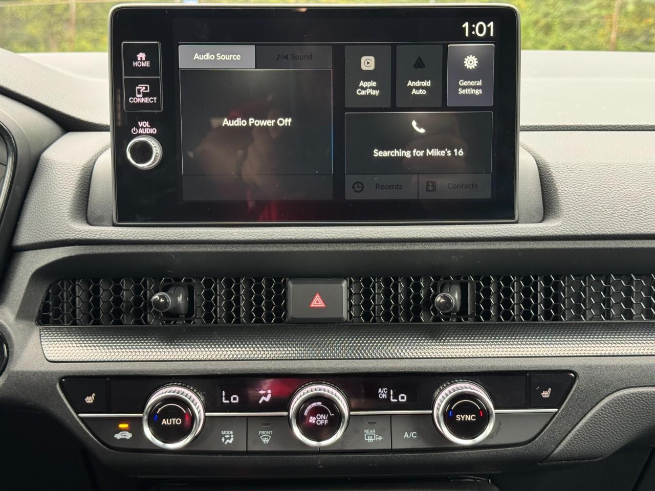 Honda CR-V Hybrid Vehicle Full-screen Gallery Image 15