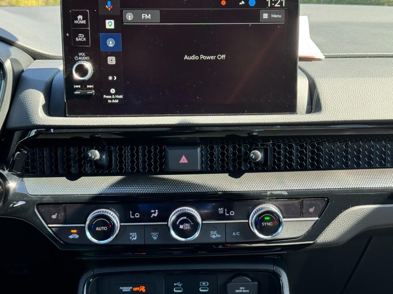 Honda CR-V Hybrid Vehicle Full-screen Gallery Image 15