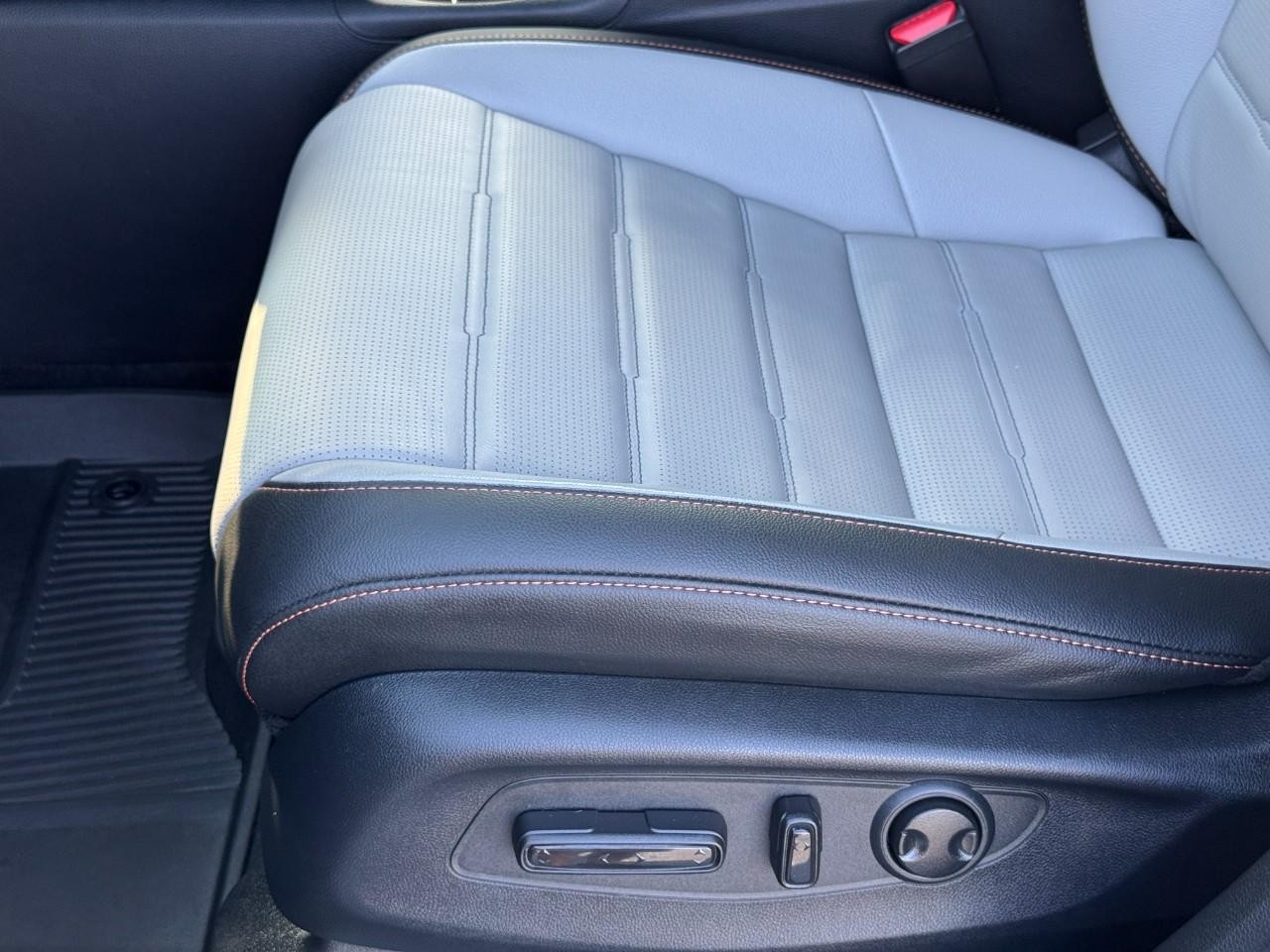 Honda CR-V Hybrid Vehicle Full-screen Gallery Image 18