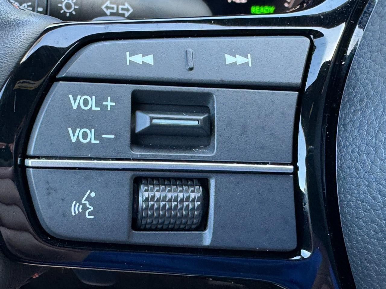 Honda CR-V Hybrid Vehicle Full-screen Gallery Image 21