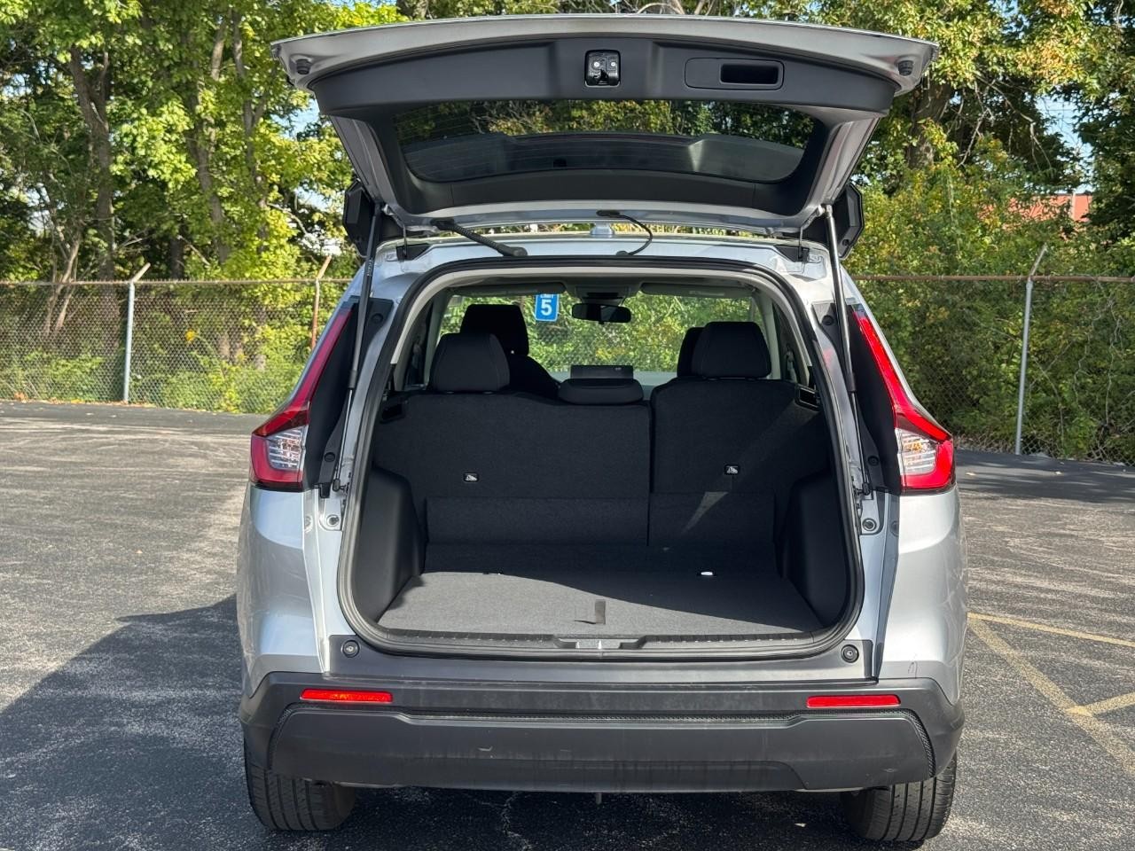 Honda CR-V Vehicle Full-screen Gallery Image 05