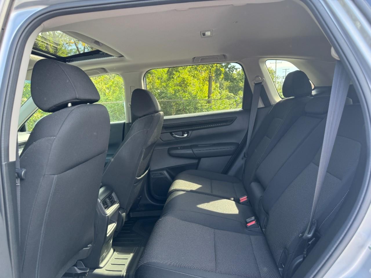 Honda CR-V Vehicle Full-screen Gallery Image 11