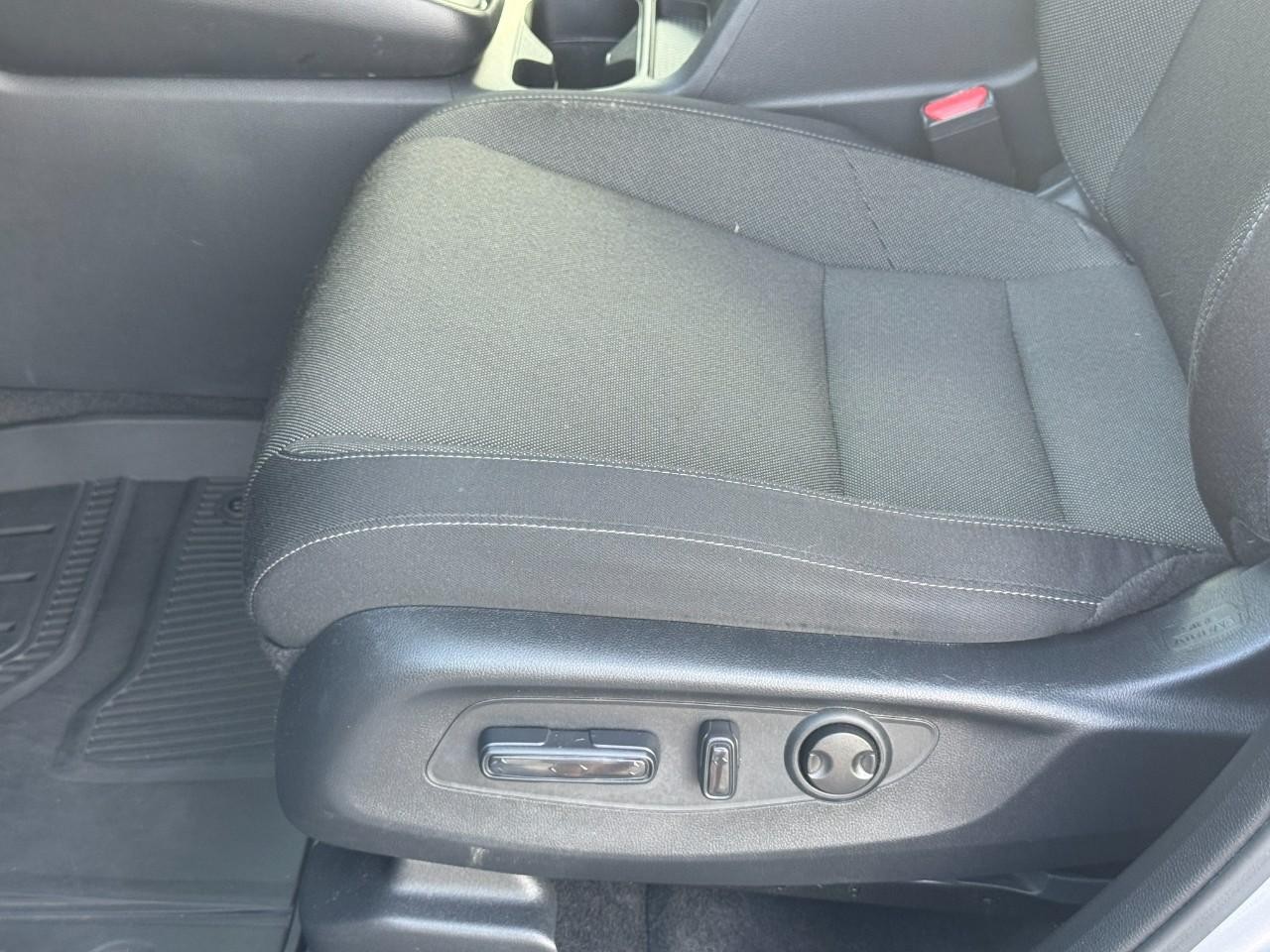 Honda CR-V Vehicle Full-screen Gallery Image 17