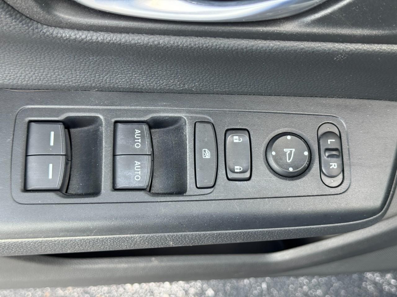 Honda CR-V Vehicle Full-screen Gallery Image 18