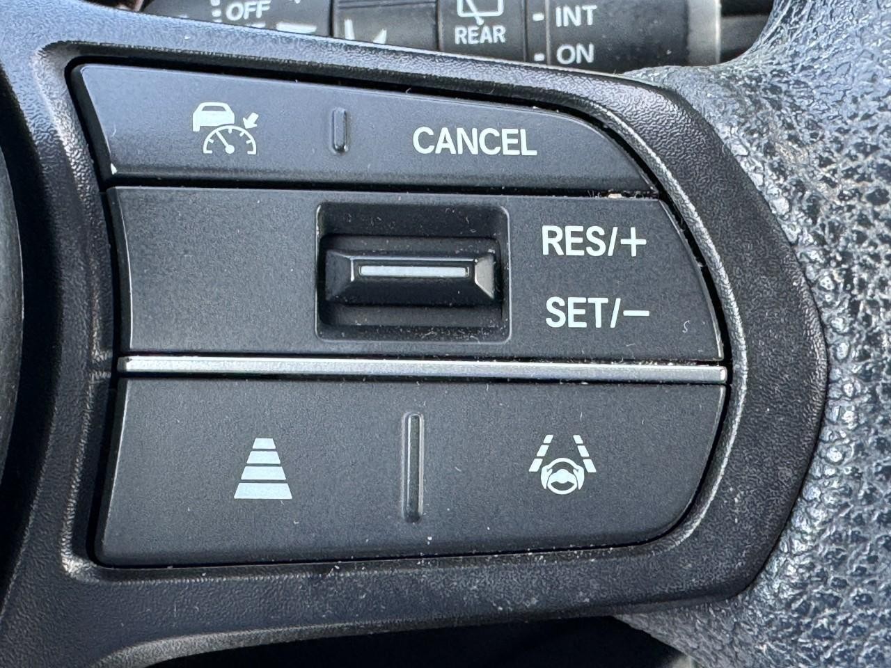 Honda CR-V Vehicle Full-screen Gallery Image 20