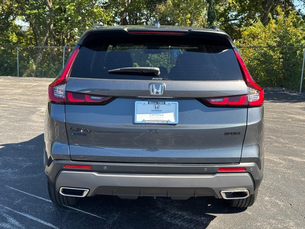 Honda CR-V Hybrid Vehicle Full-screen Gallery Image 07