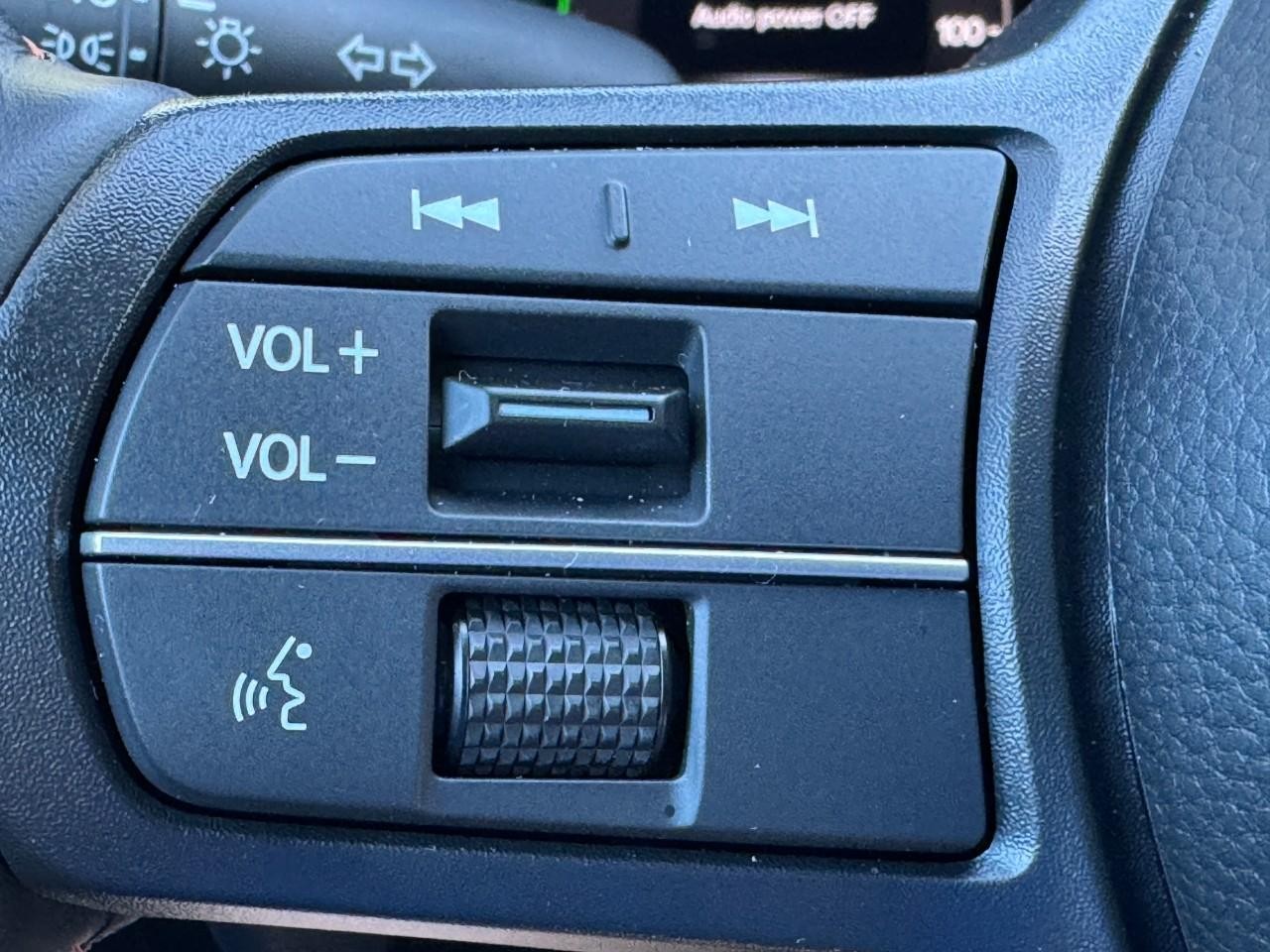 Honda CR-V Hybrid Vehicle Full-screen Gallery Image 21