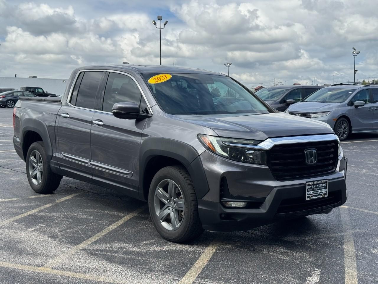 Honda Ridgeline Vehicle Full-screen Gallery Image 02