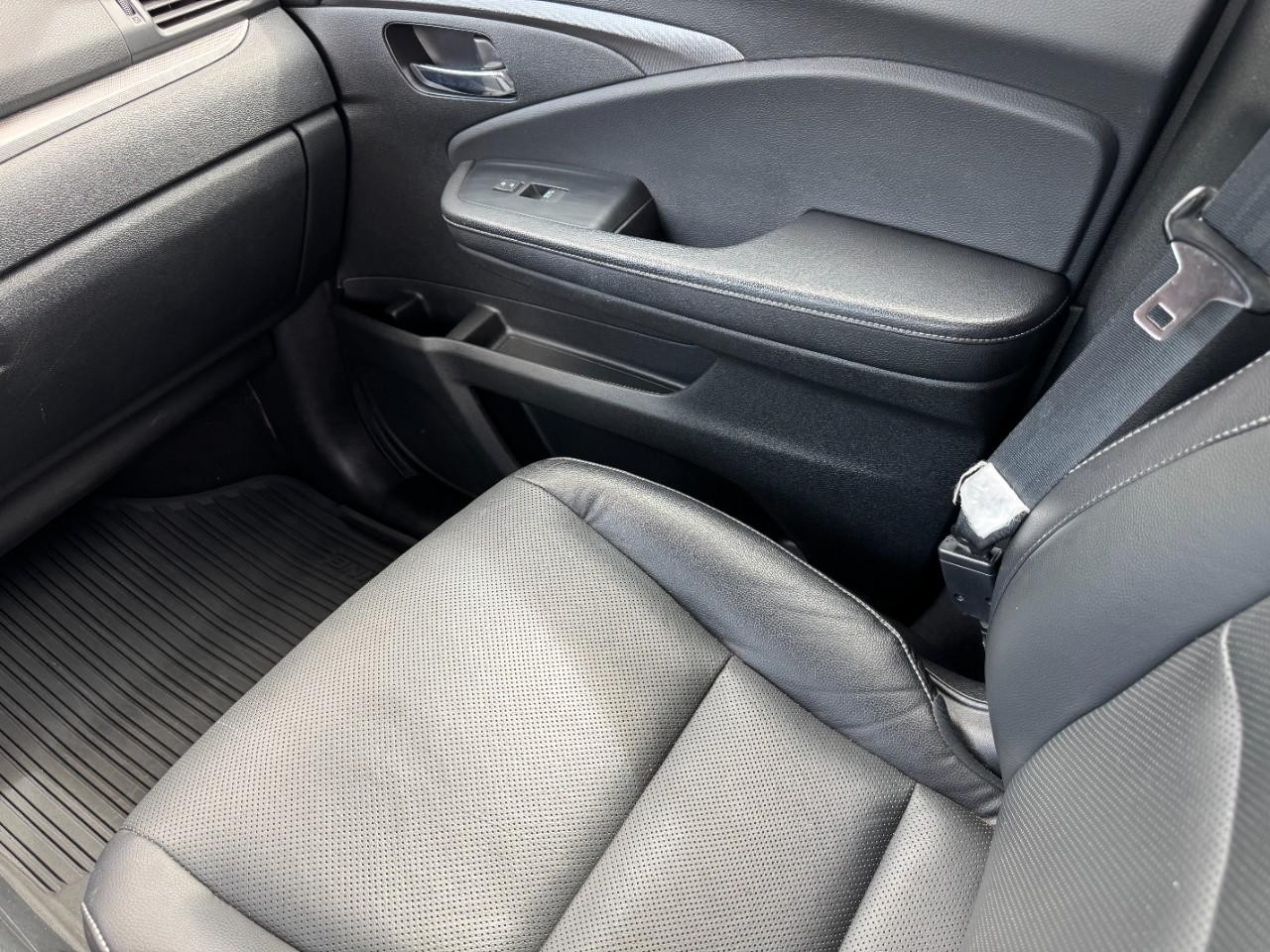 Honda Ridgeline Vehicle Full-screen Gallery Image 17