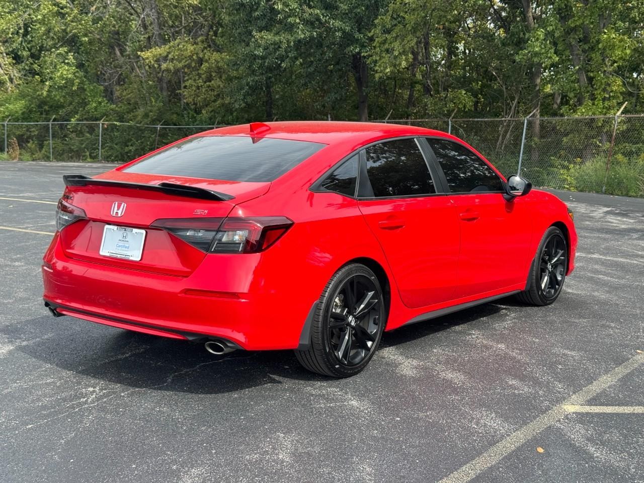 Honda Civic Si Vehicle Full-screen Gallery Image 04