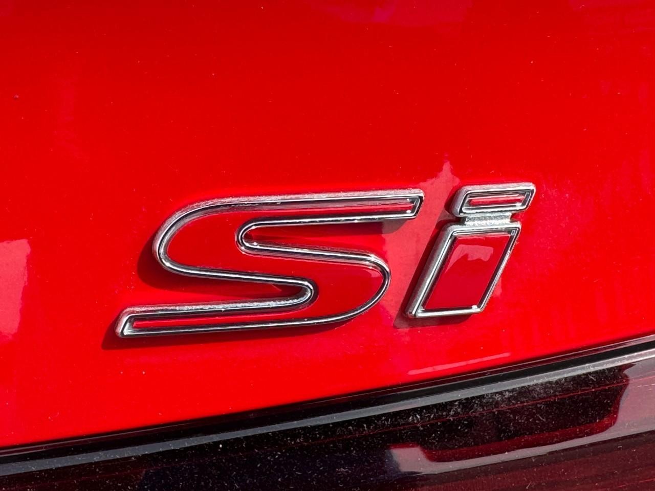 Honda Civic Si Vehicle Full-screen Gallery Image 05