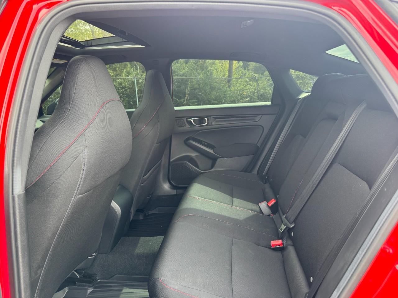 Honda Civic Si Vehicle Full-screen Gallery Image 12