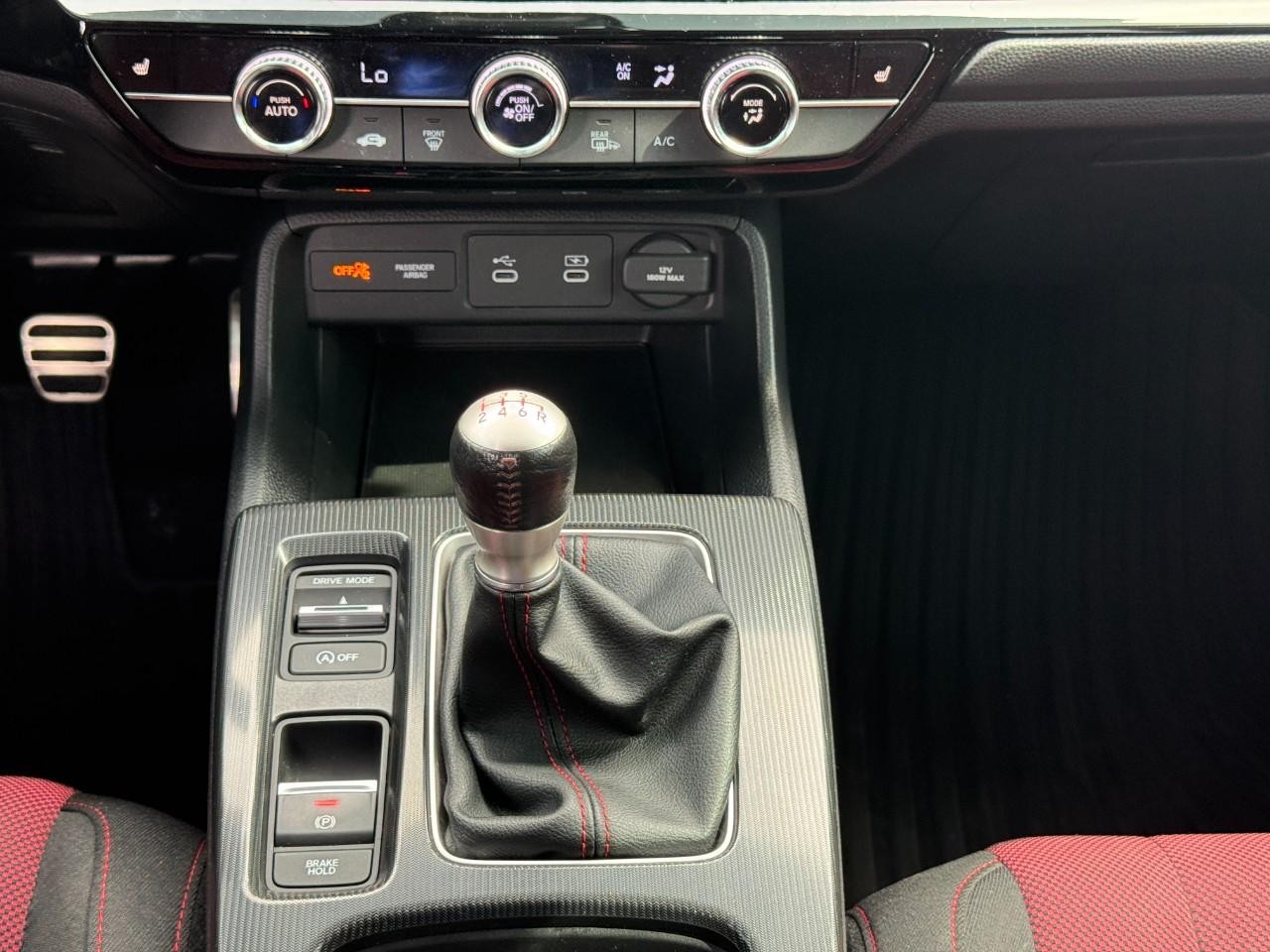 Honda Civic Si Vehicle Full-screen Gallery Image 16