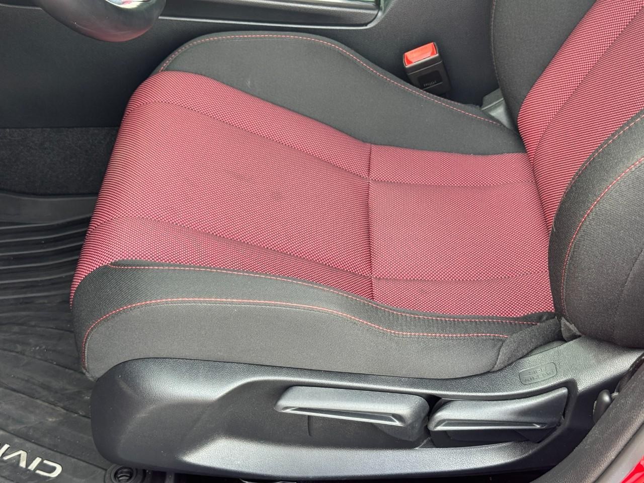 Honda Civic Si Vehicle Full-screen Gallery Image 18