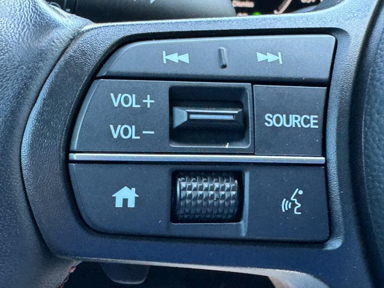 Honda CR-V Hybrid Vehicle Full-screen Gallery Image 20