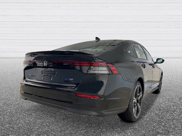 Honda Accord Hybrid Vehicle Full-screen Gallery Image 08