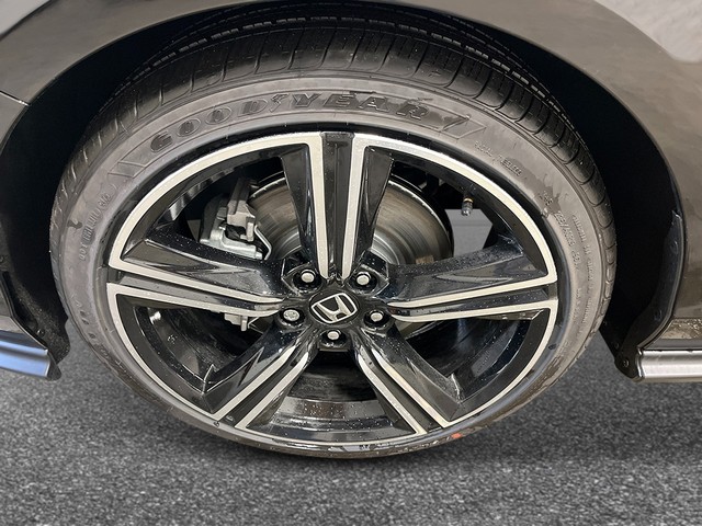 Honda Accord Hybrid Vehicle Full-screen Gallery Image 12