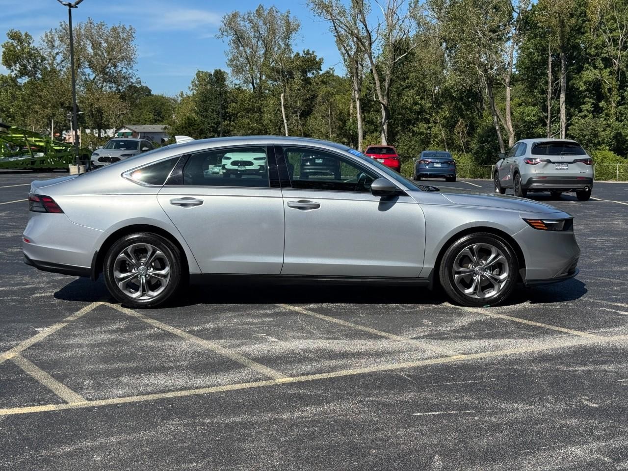 Honda Accord Sedan Vehicle Full-screen Gallery Image 03