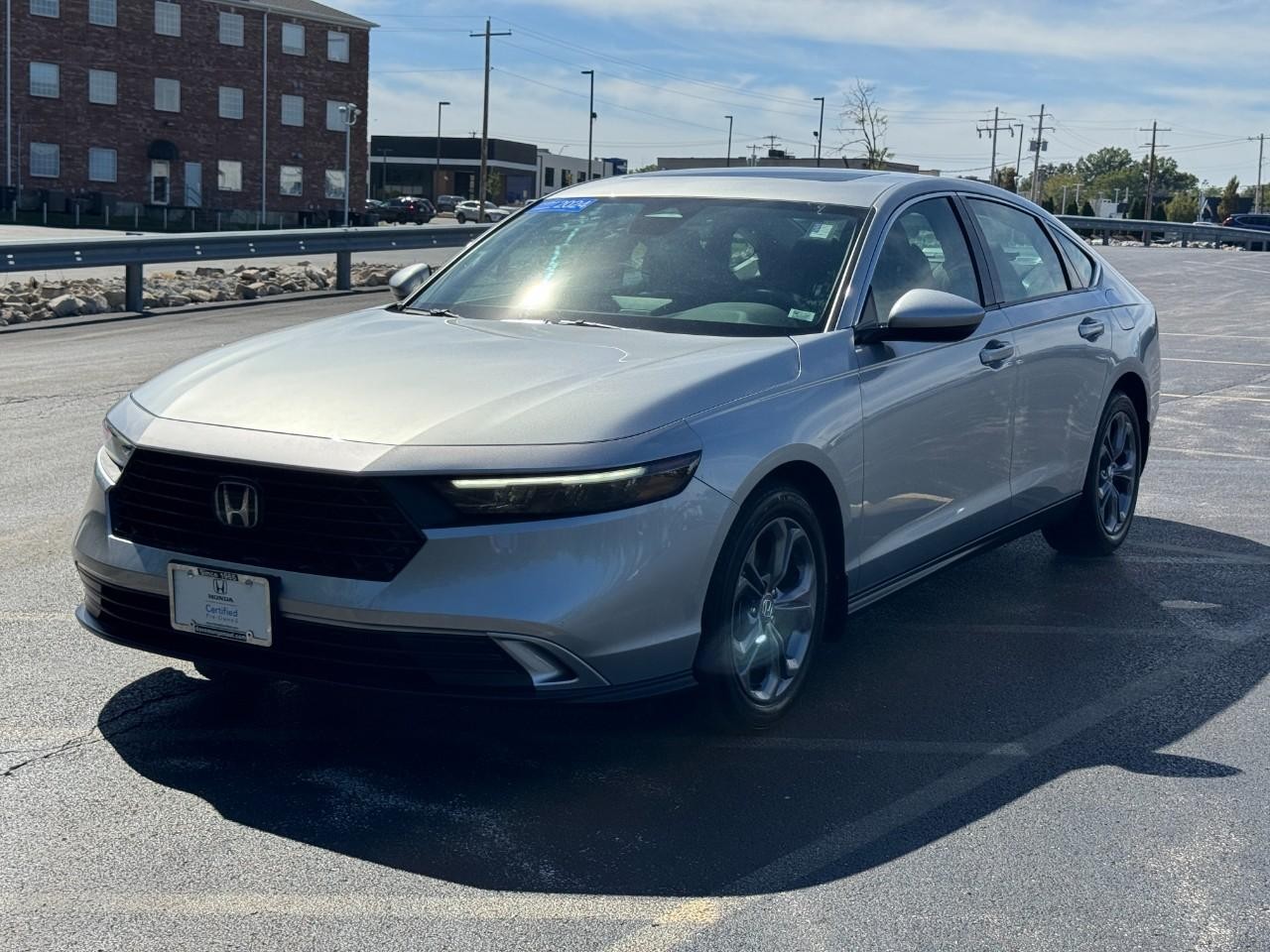Honda Accord Sedan Vehicle Full-screen Gallery Image 09