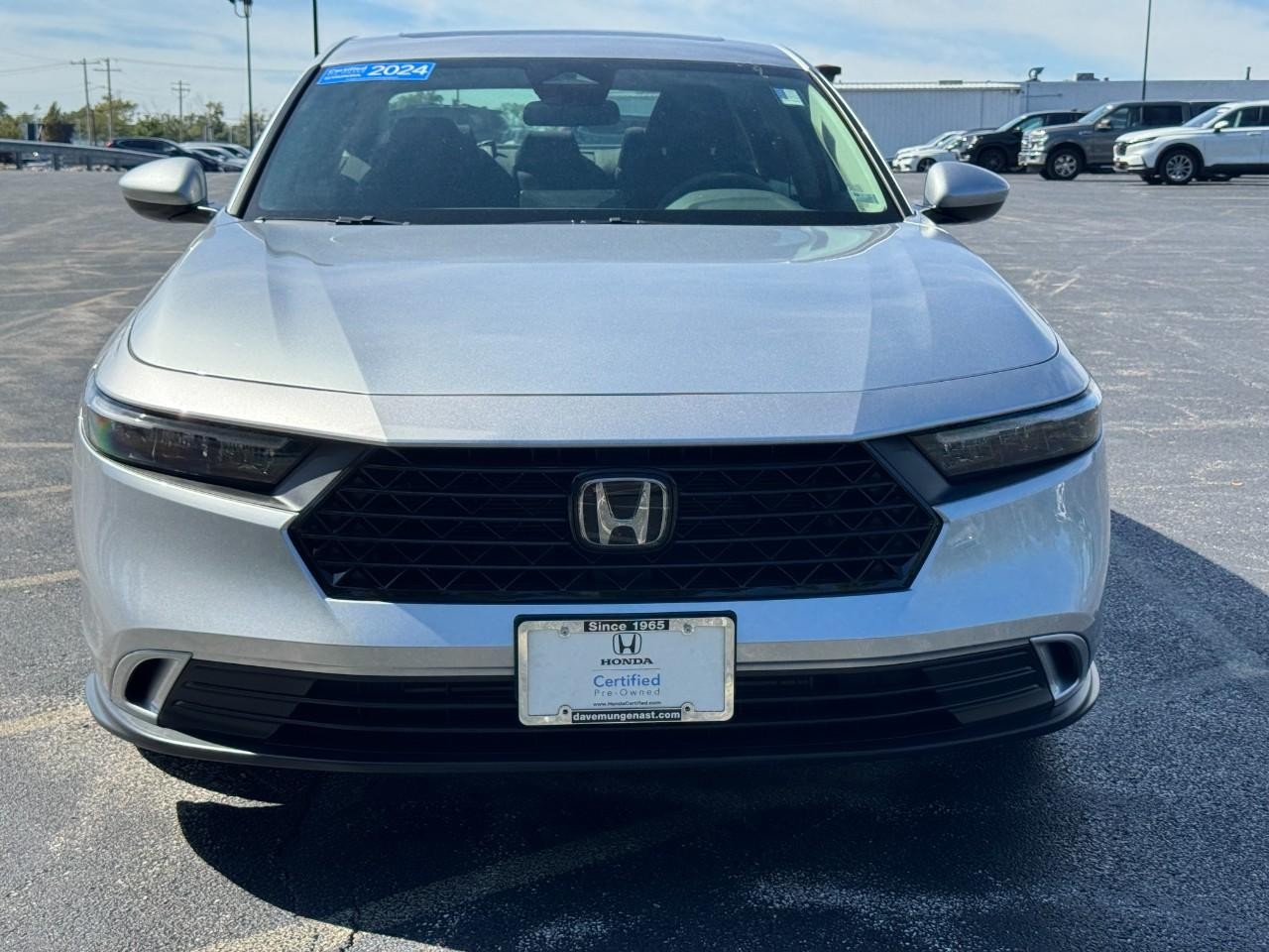 Honda Accord Sedan Vehicle Full-screen Gallery Image 10